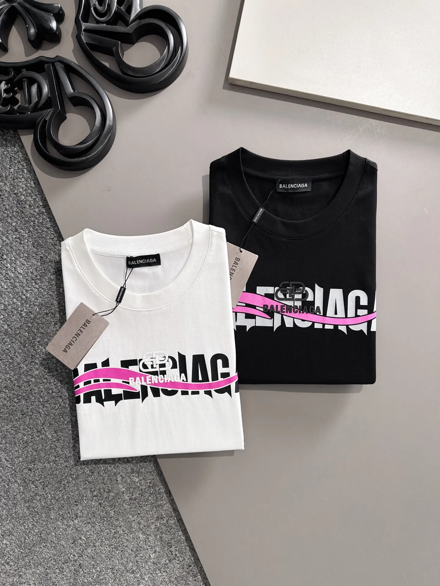 2026 New Arrival New Arrival T Premium ！ logo Premium . . . . . ！ ！ ：Black White Sizes：M-3XL